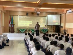 Sat Binmas Polres Nganjuk Tanamkan Nilai Disiplin di MPLS SMK Muhammadiyah 1