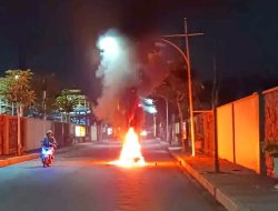 Konvoi Pesilat, Motor Vario Dibakar di Deltasari