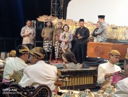 Kades Sumberarum Gelar Tasyakuran Rumah Baru dan Memperingati HUT RI Ke 80 dengan Pagelaran Wayang Kulit.
