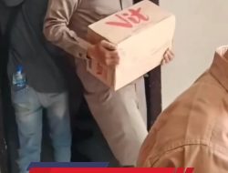 Tindakan Satpol PP Pati dalam Mengembalikan Kotak Air Mineral lebih humanis.