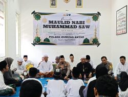Polsek Gunung Anyar Gelar Do’a Bersama dan Santunan Anak Yatim dalam Rangka Peringatan Maulid Nabi Muhammad SAW 1447 H/2025 M.