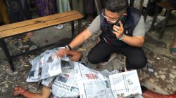 Dibacok di Bagian Perut Seorang Pria Tewas Bersimbah Darah di depan Warkop Coffe Black